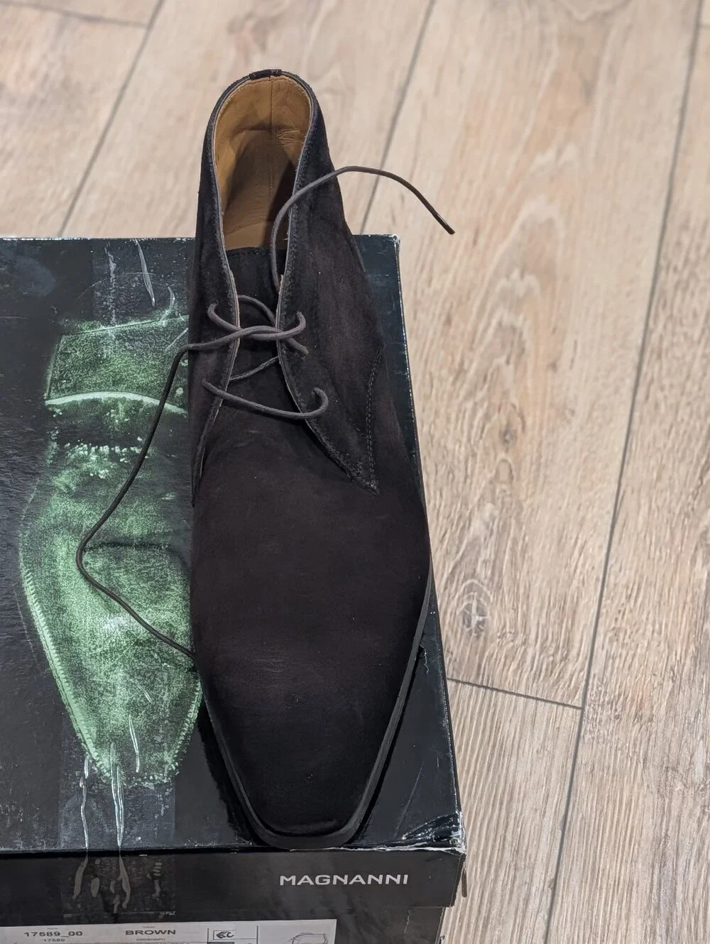 $495 Mens Magnanni Sueede Chukka Boots Brown US 12